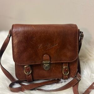 Vintage Elegant Brown Leather Messenger Bag. Genuine leather made in Italy